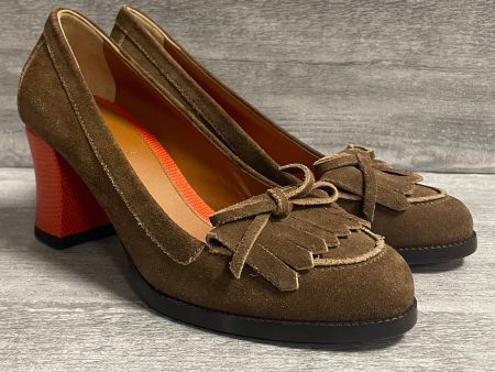 Shoes Luxury Designer By Fendi In Orange & Tan, Size: 6 Online Sale