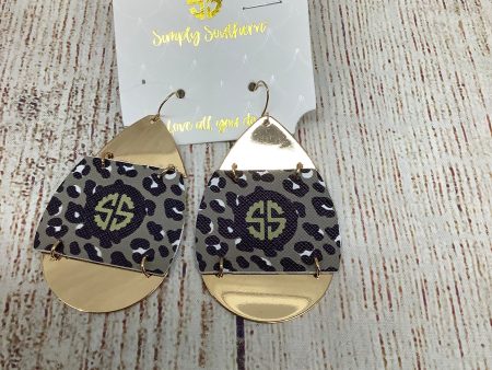 Earrings Dangle drop By Simply Southern Online now